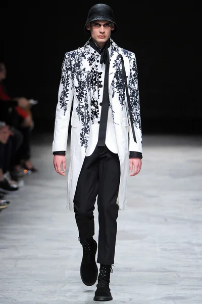 Look 1